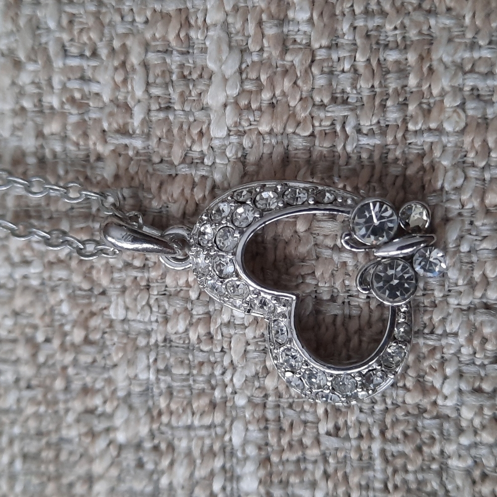 Lovely silver and clear stone necklace.